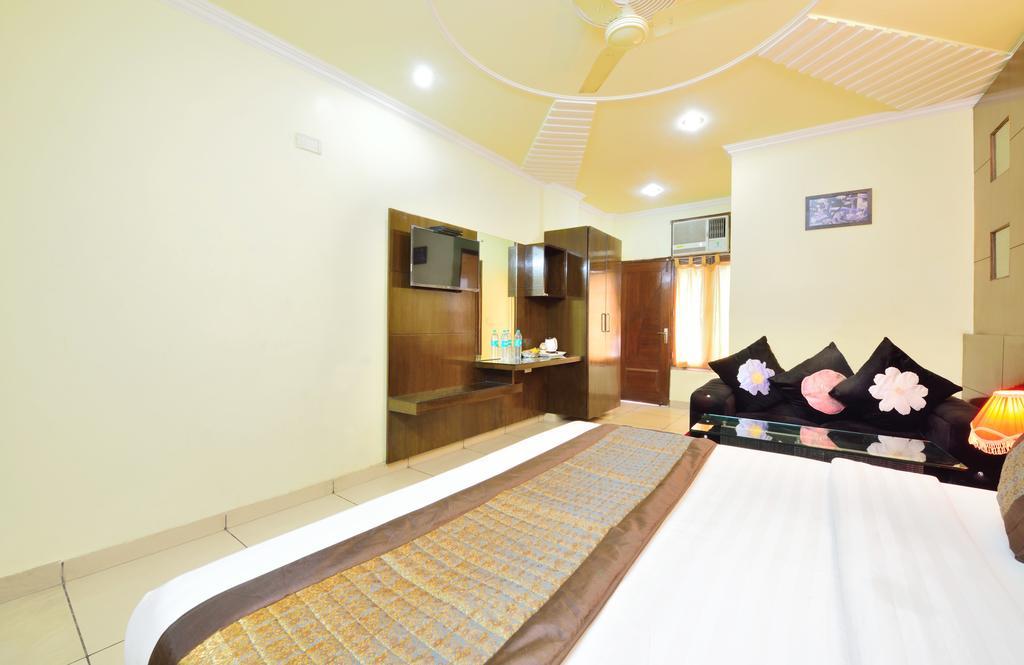 Centra Inn New Delhi Exteriör bild