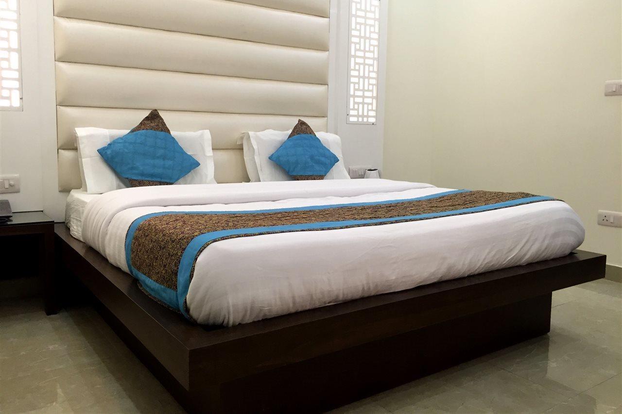 Centra Inn New Delhi Exteriör bild