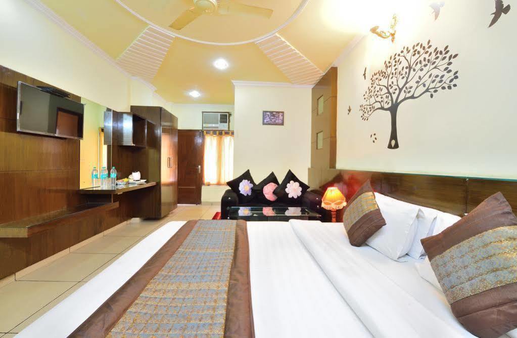 Centra Inn New Delhi Exteriör bild