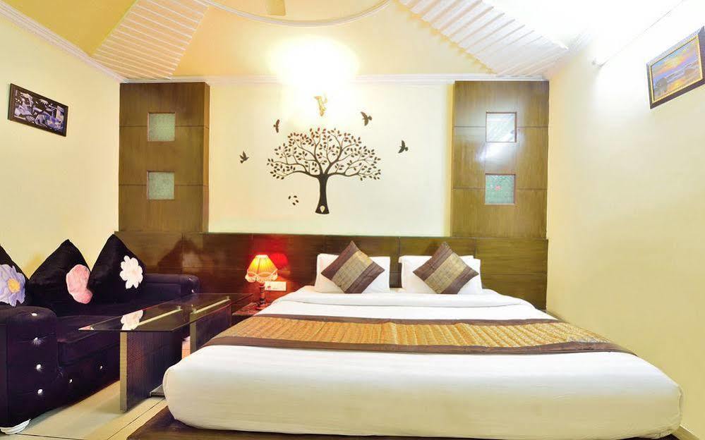Centra Inn New Delhi Exteriör bild