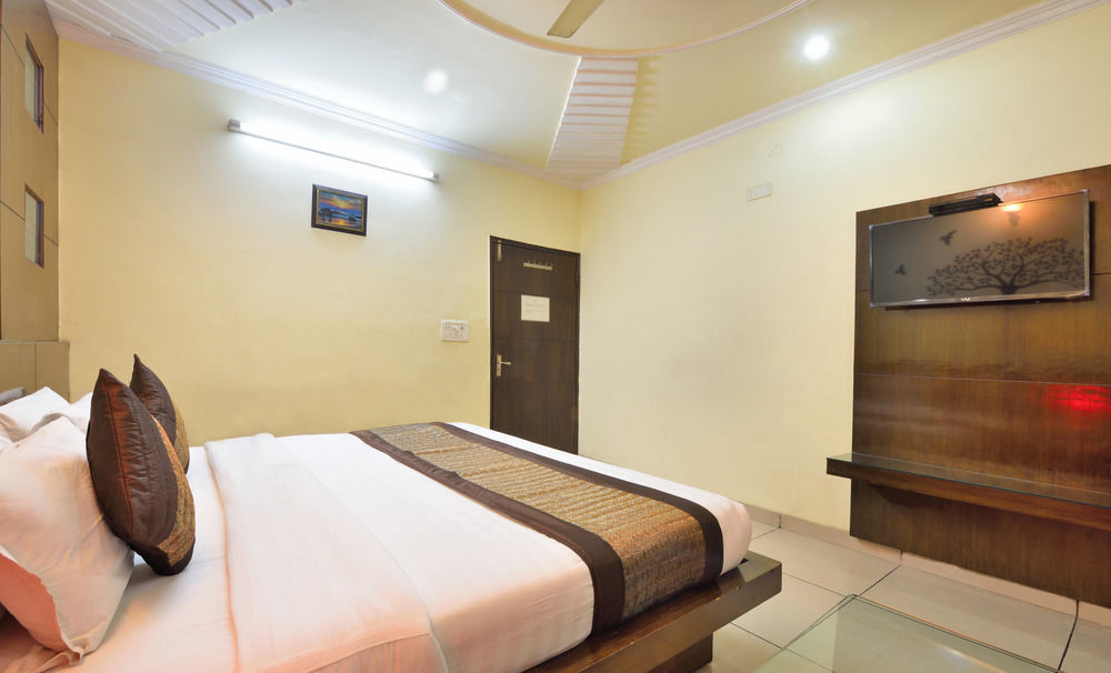 Centra Inn New Delhi Exteriör bild